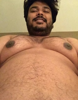 arabgains:Big sexy Desi chub so handsome with the most luscious body 