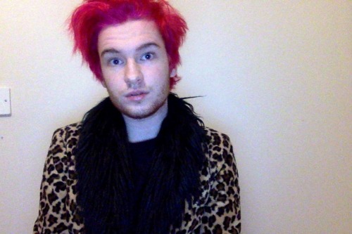 neednothavehappenedtobetrue: oldgodsnewjobs: [Image: Tristan w/ messy pink hair, “I’ve b