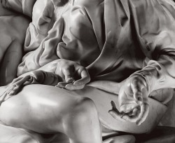 lavernecoxs:  Pietà, (1498–1499) Michelangelo