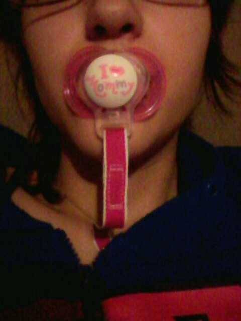 mommysbabykitty:Playing video games with the best friend with our pacis