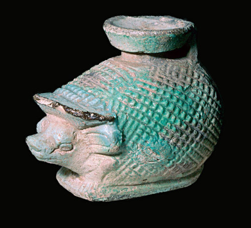 Kohl jar in the form of hedgehogThis small, delicate vessel was probably intended to contain kohl (b