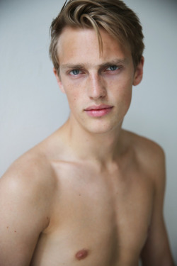 strangeforeignbeauty:Victor Nylander