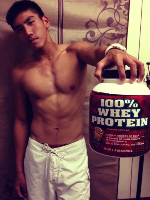 fuckyeahfuckstory: hbst: Cute sporty guy! I’m willing to give you my protein boy. Don’t waste mon