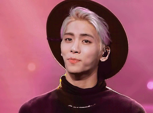 loveforjjong:Just looking at you smiling, just watching over you makes me feel at peace