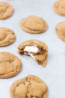 fullcravings:  White Chocolate Molasses Cookies 