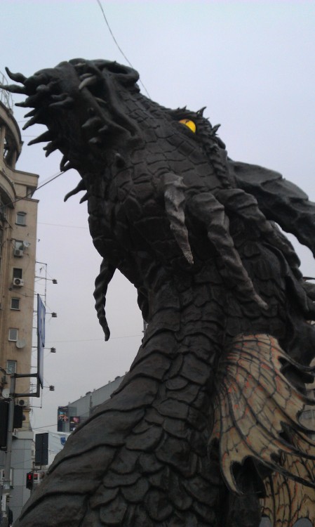 just-another-leaf-in-the-wind:beguilingblackness:Smaug The Sculpted, from Unirii (Union) Square in B