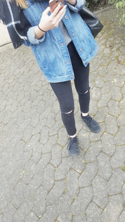 Jeans: Tally WeijlShoes: Puma Jacket: Only Scarf: Primark