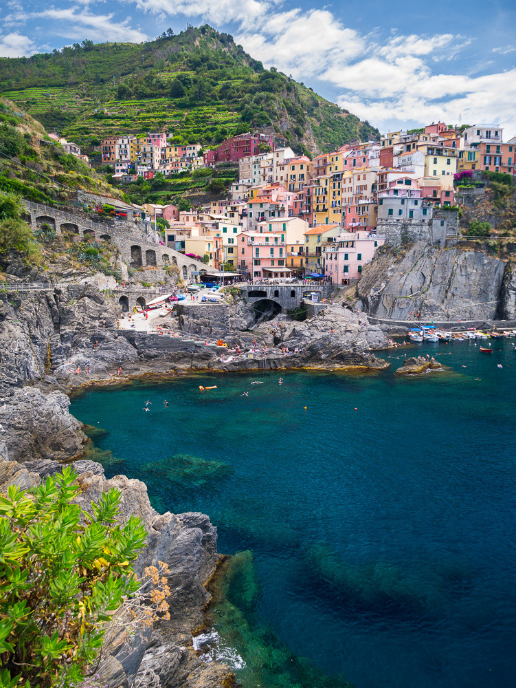 travelingcolors:  Manarola, Cinque Terre | Italy (by Pauli Antero) 