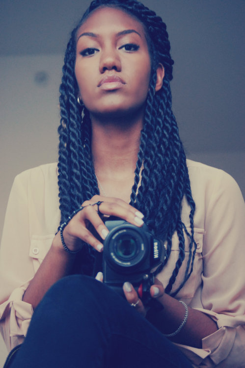 domdadonwon:foolin with my nikon again. lol