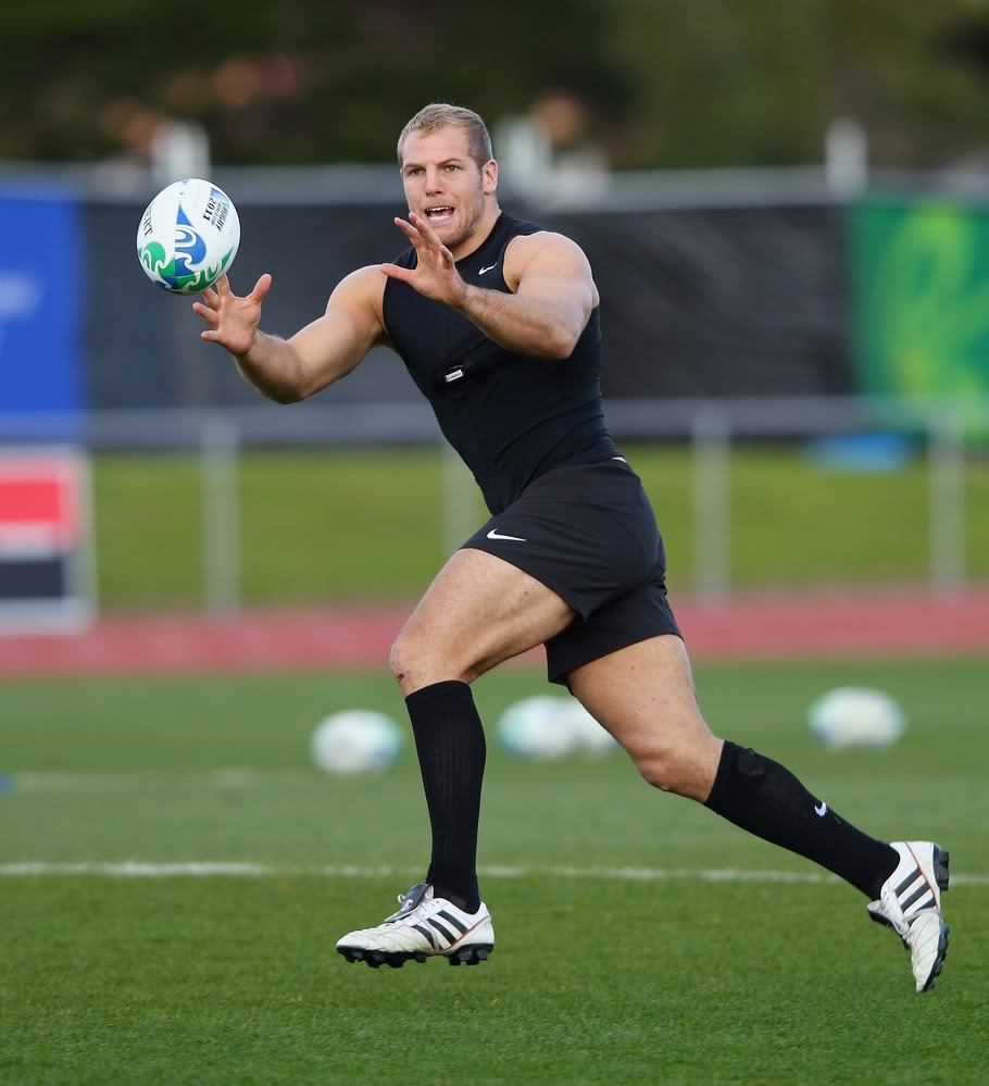 rugbyplayerandfan:  habemuscorpus:  James Haskell  Rugby players, hairy chests, locker