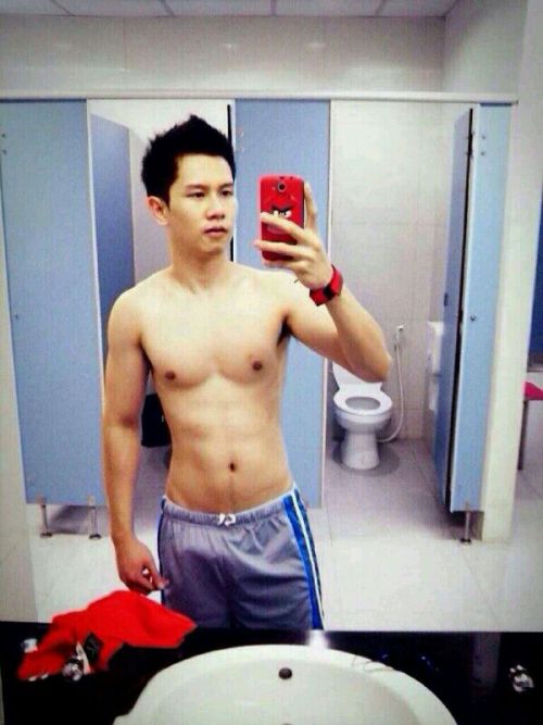 amateurlads:  Want more amateur lads? Follow me here:www.amateurlads.tumblr.com Be featured on my blog to thousands of people by sending your picture(s) here. Or email your naughty pictures to: amateurlads@gmail.com