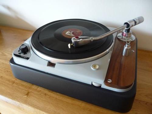 analog-dreams:  Thorens TD124 Mk11 