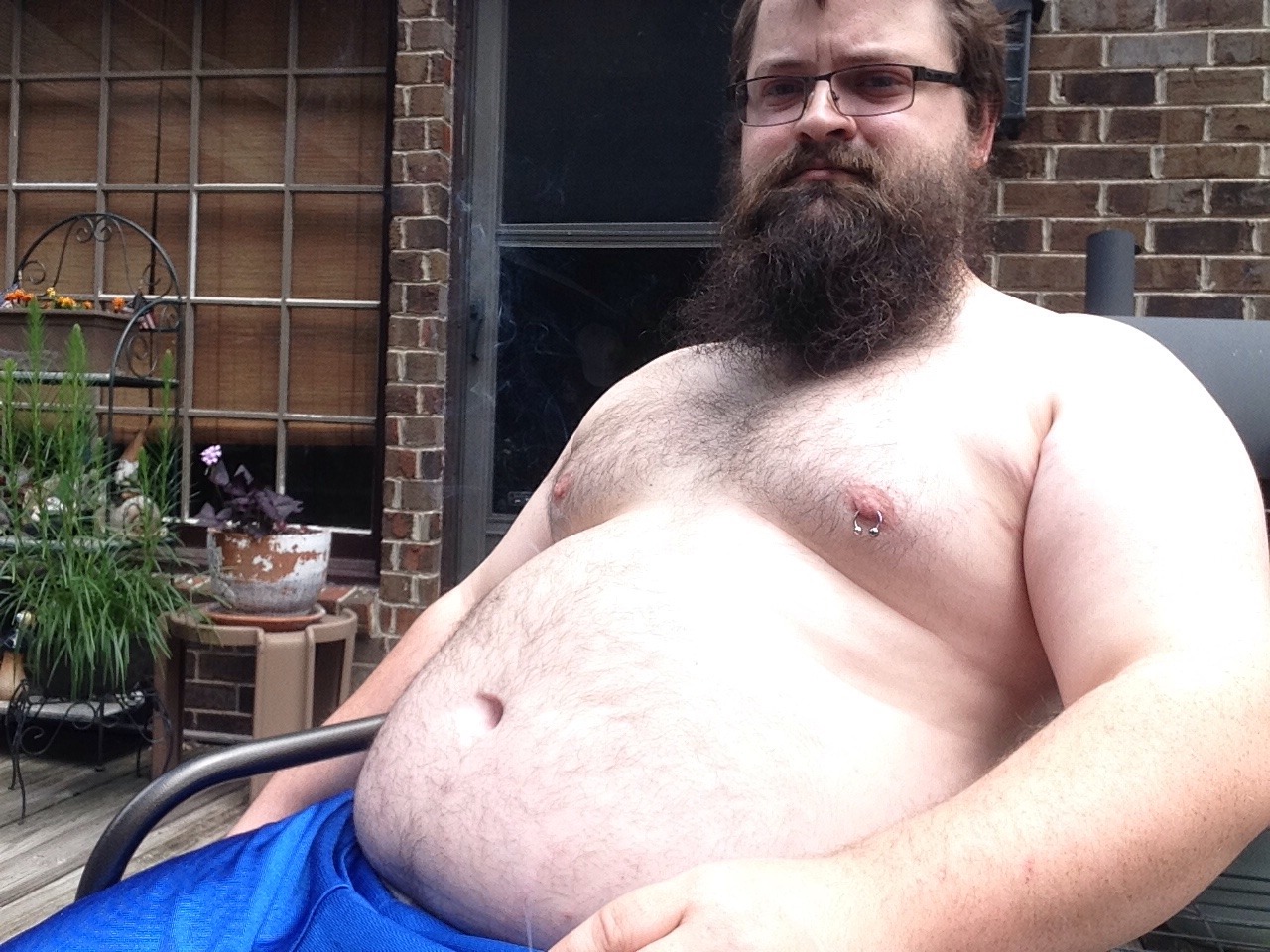 frontiercub:  Happy Tummy Tuesday. Took some outside and in bed…