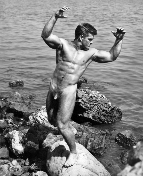 bobsnakedguys2: bobsnakedguys2: Bud Counts by Bruce of Los Angeles. Large format photo - worth a look full sized.  I first posted this pic in July 2016, the first month of my blog’s resurrection after Yahoo killed it for copyright bullshit right before