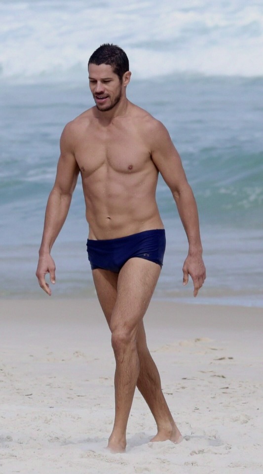 Jos Loreto In The Beach.