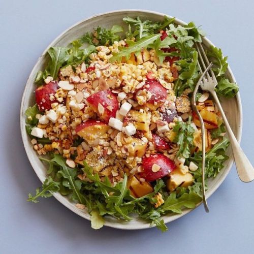 Recipe of the Day: Grilled Peach and Corn Salad [link in bio] ift.tt/2voQVnW