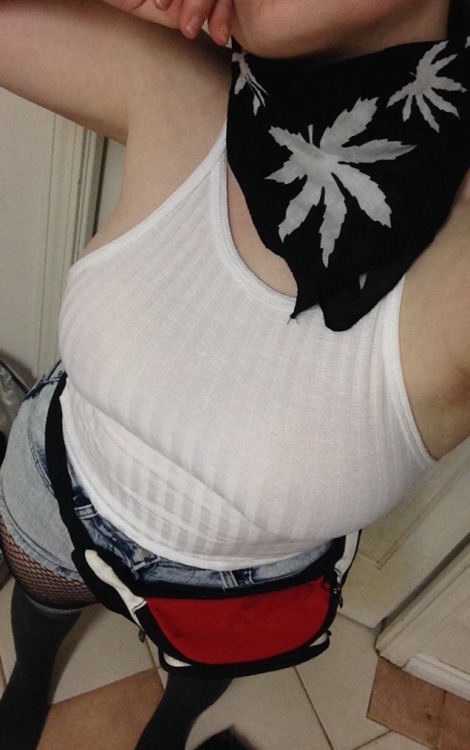 babys-thinspo:haven’t been on Tumblr in forever but hey I went to my first rave