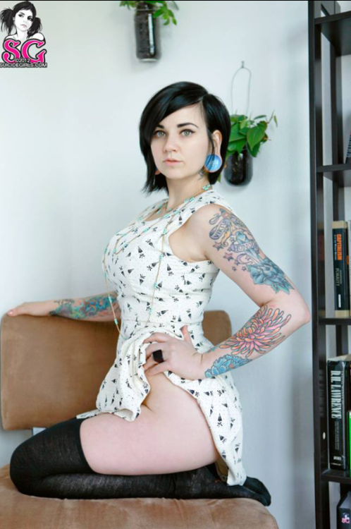 steakwithbaconstrips:  This girl…..geezus. 