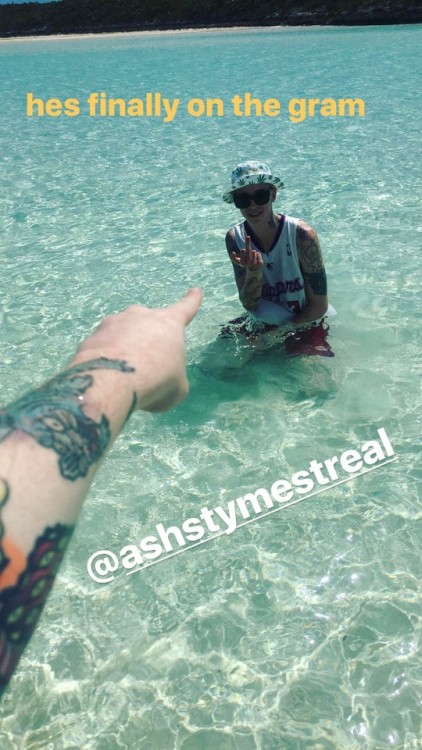 Follow Ash Stymest on Instagram !