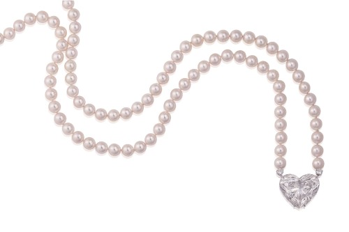 winterhill-aria:Boehmer et Bassenge, $15 Million, South Sea Pearl Necklace with a 92.15 carat Heart 