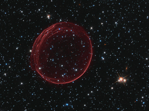 Celestial bubble SNR B0509-67.5 1 is the visible remnant of a powerful stellar explosion in the Larg