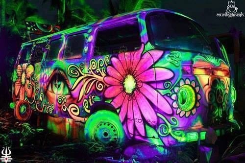 dirtyhippieproductions:  Hippie Bus Love ~ Part 2  ☮  ❤ ॐ   Pls