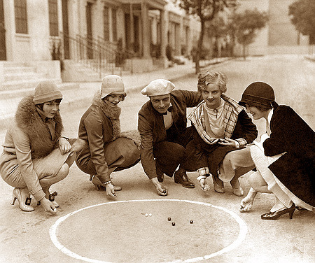 Louise Brooks, Nancy Phillips, James Hall, Doris Hill and Josephine Dunn