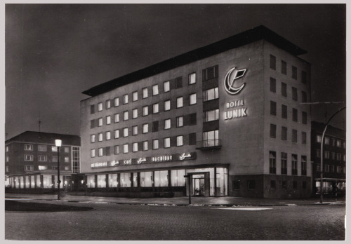 AnsichtskarteEisenhüttenstadtHOG “Hotel Lunik”[Willi Stamm, 1960-1963]PLANET VERLAG BERLIN, 1974