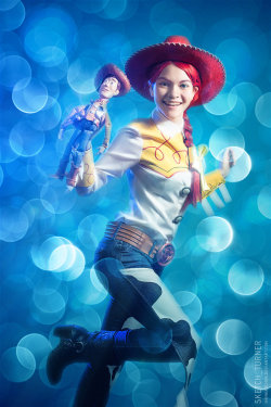 cosplayfanatics:  Toy Story: Jessie by Shinkarchuk