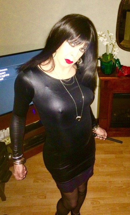 justkerrydawg:  Happy Easter everyone  Happy Wednesday to kerrydawg. Your always hot. Lovely photo