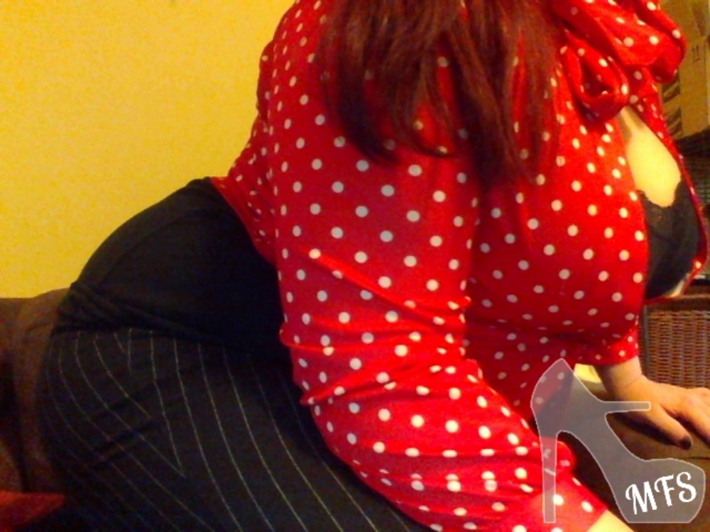 missfreudianslit:  No dress today… just one of my granny shirts and pants… all