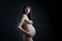 prettypreggiethings:  Maternity nude by Lady-Eastwick