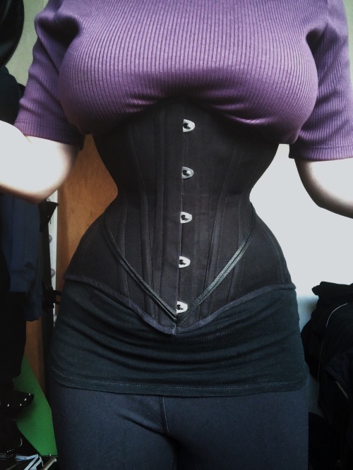 battycorset:🖤