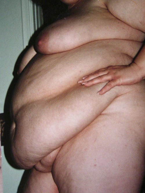 mybigfattyfunland:Great Belly!So damn sexy.Thanks for submitting.