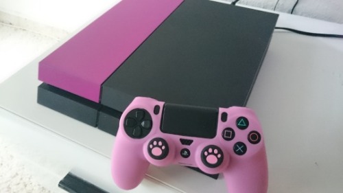 I modded my Playstation today, to match my vintage room ♥♥♥(The pink one is before the modding XDD)