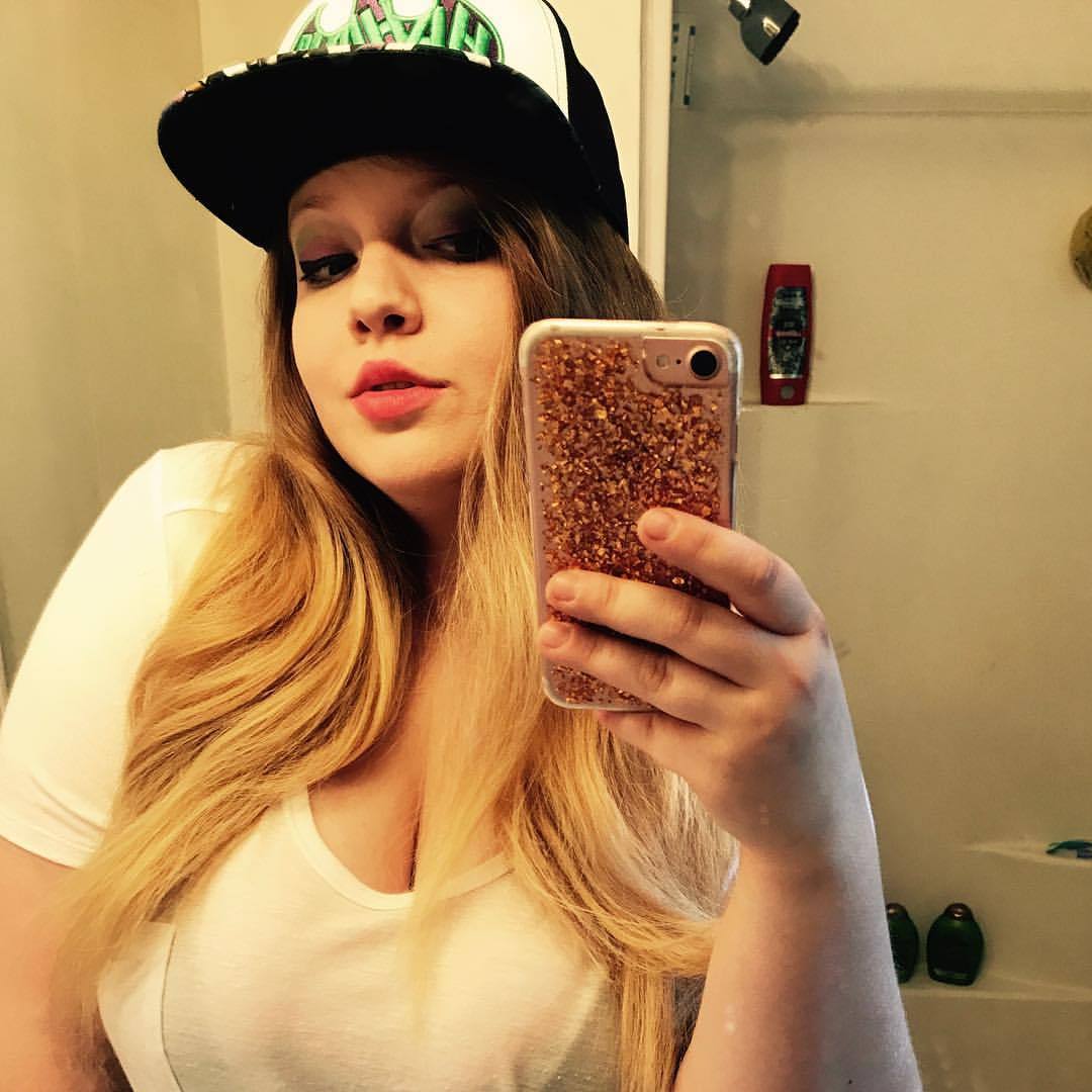 titantits92:  Serving you some joker hahahaha 😜 GET THIS HAT FREE by joining me