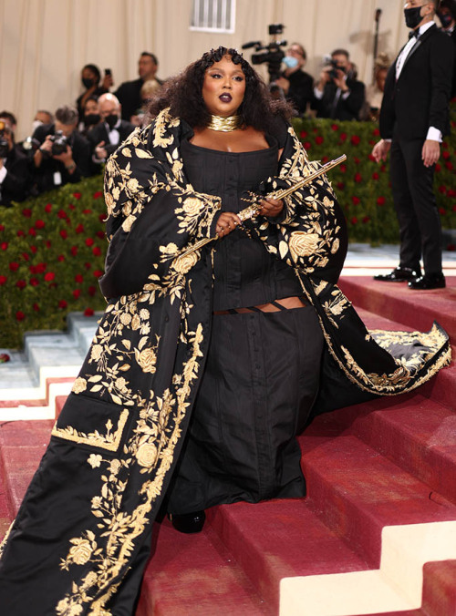 Lizzo in Thom Brown.