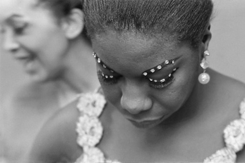 personettes: Nina Simone as captured by Alfred Wertheimer, December 1964.