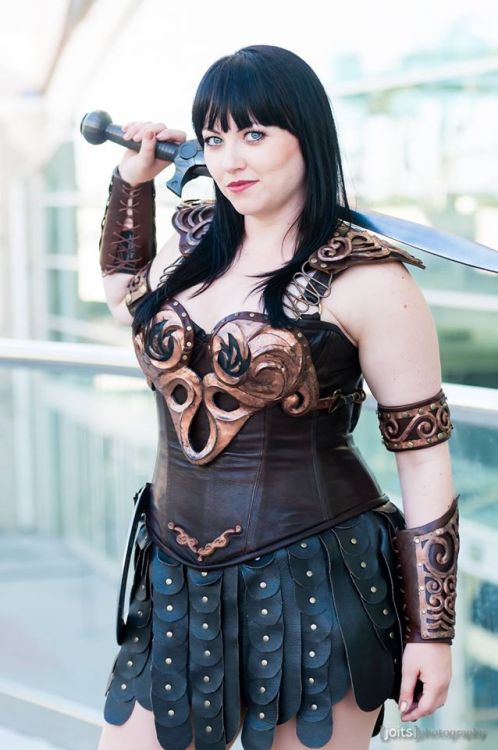 davejcarr: cosplayandgeekstuff: Bernadette Bentley (USA) as Xena. Photos by:  Joits vasnor