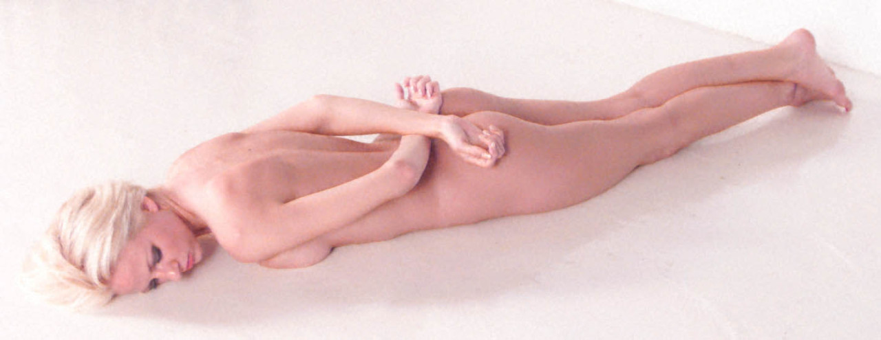 goreanway:  goreanway:The bara position. The only time a girl’s knees will be in