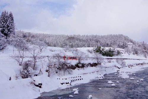 川のある風景 由利鉄を探せシリーズ  #勝手にシリーズ化してる #過去pic  #由利高原鉄道  #おばこ号  #川のある風景  #雪景色  #akitavision  #2月のあきたびじょん2020