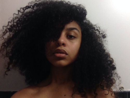 habeshabeautymark:  This black out day,i would like to appreciate myself.Each picture represents something about me i have grown to love now on my own,even though at a younger age  people made me feel either bad about it,or expremley uncomfortable/weird.