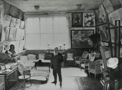 templeofapelles:  Claude Monet in his atelier in Giverny, 1920 