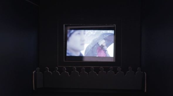 kakisibu:  スマホで楽しむダンボール製「1人映画館」が「SOLO THEATER」としてついに商品化