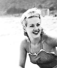 solesupine:  Betty Grable has a day at the