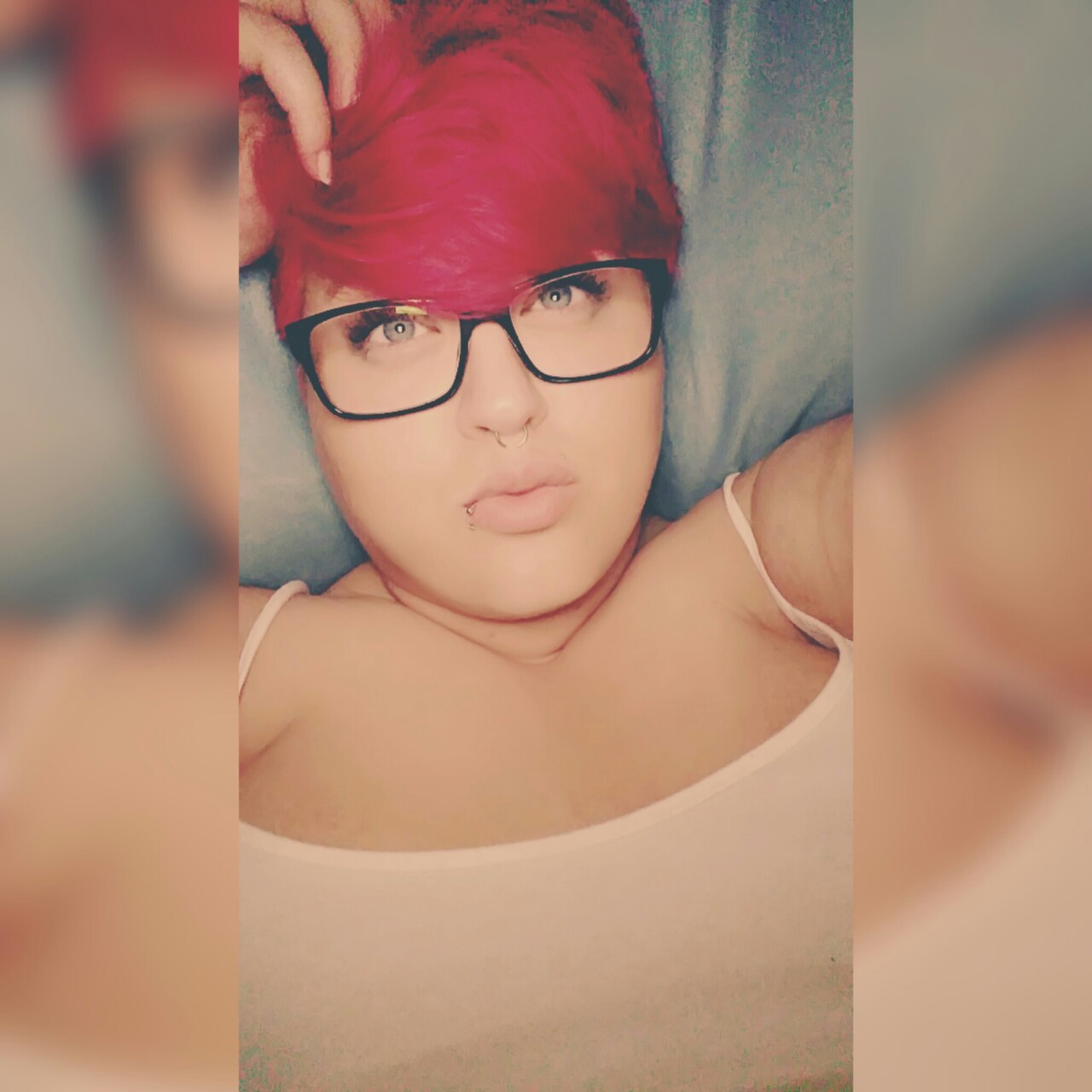 aidaaid:  Super short hair is making me deal with my pudgy cheeks. 