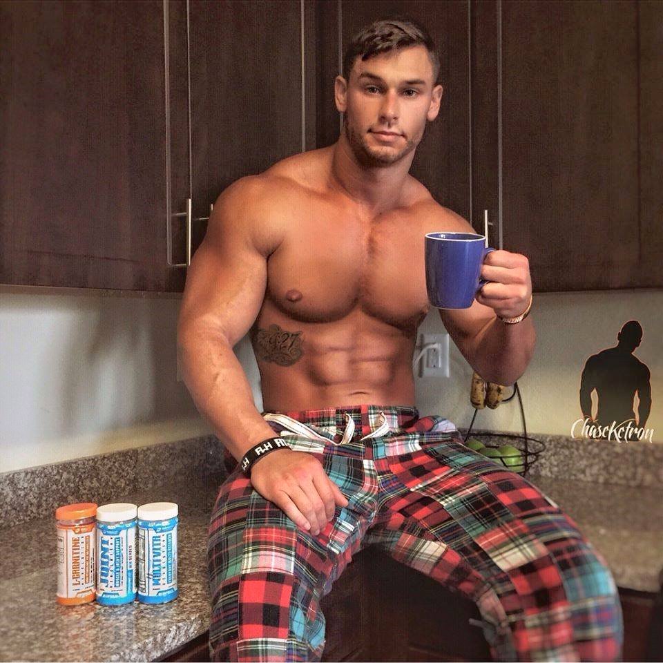 talesofthealpha:  My morning coffee and my morning fuck, both ready at the same time.