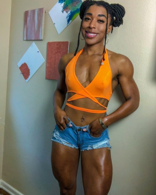 Porn Pics bicepquadgirls:https://www.instagram.com/iamkiarafit/