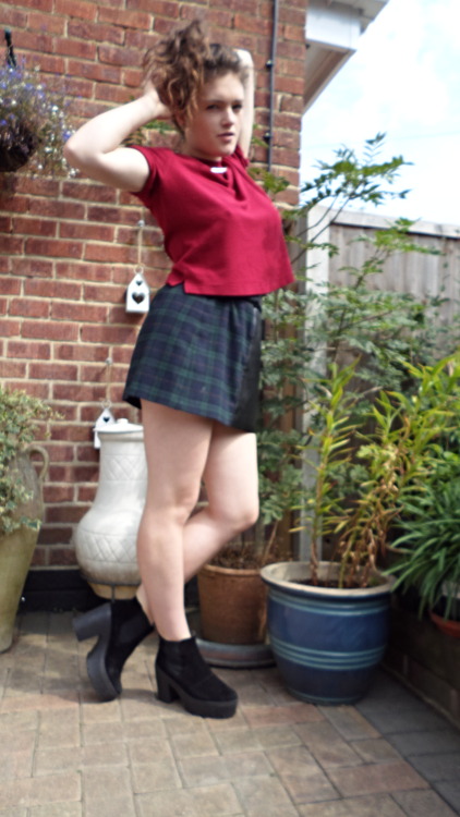 Todays outfit post, its a little colder where I live today so I can wear my tartan and leather mini.