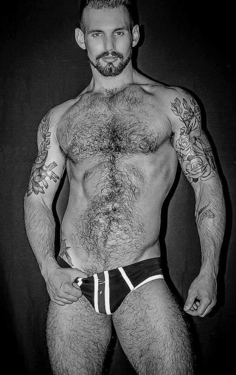 peterj1958:  bbfan:  Awesome B & W!  Stunning Handsome Beautiful Sexy Men  Thank you and enjoy - follow me at http://peterj1958.tumblr.com/ for more.